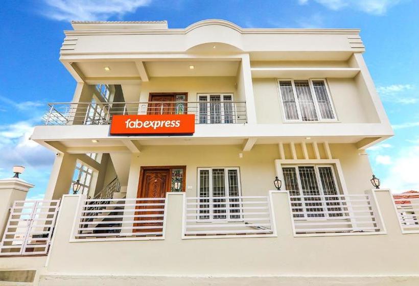 Hotel Fabexpress Royal Hideway Resort