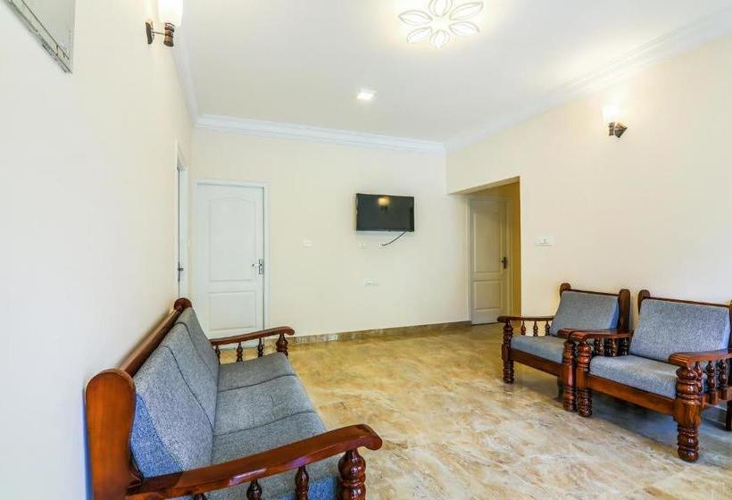 Hotel Fabexpress Royal Hideway Resort