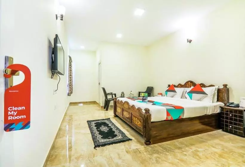 Hotelli Fabexpress Royal Hideway Resort