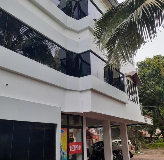 בית מלון כפרי Shiva Inn