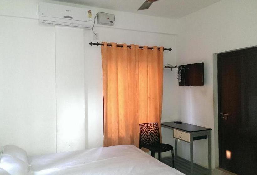 בית מלון כפרי Shiva Inn