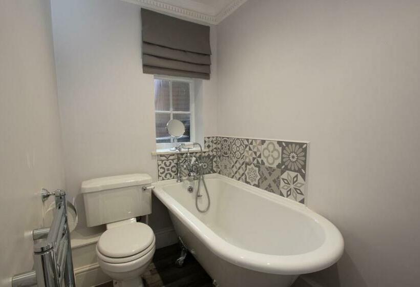 فندق The Town House