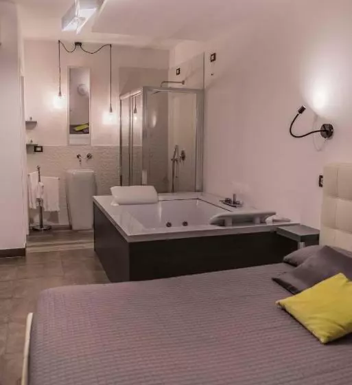 Majatalo Balai Suite