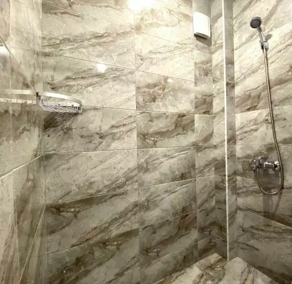 پانسیون Guest House On Sosnalieva 12