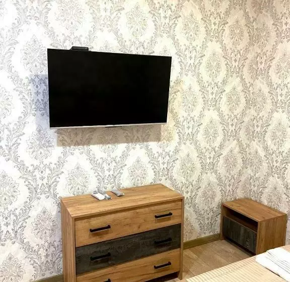 پانسیون Guest House On Sosnalieva 12