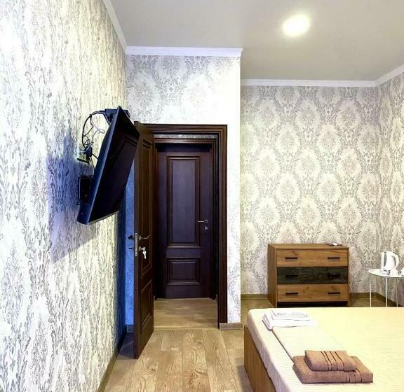 پانسیون Guest House On Sosnalieva 12