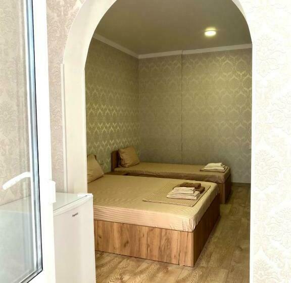 پانسیون Guest House On Sosnalieva 12