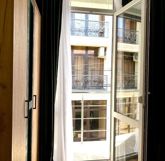 پانسیون Guest House On Sosnalieva 12