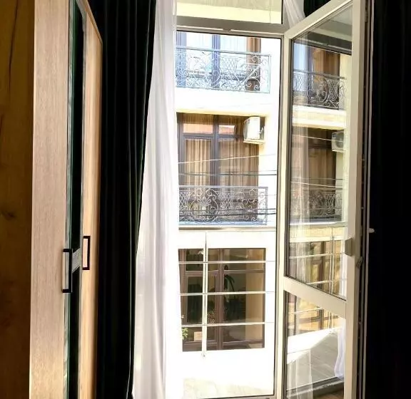 پانسیون Guest House On Sosnalieva 12