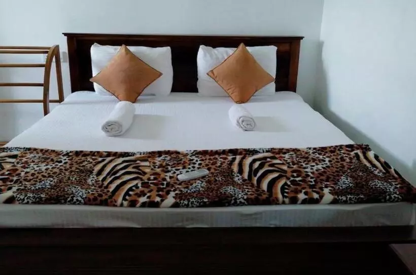 پانسیون Reshani Guest House