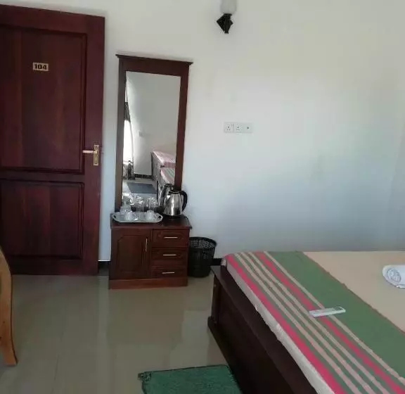 پانسیون Reshani Guest House