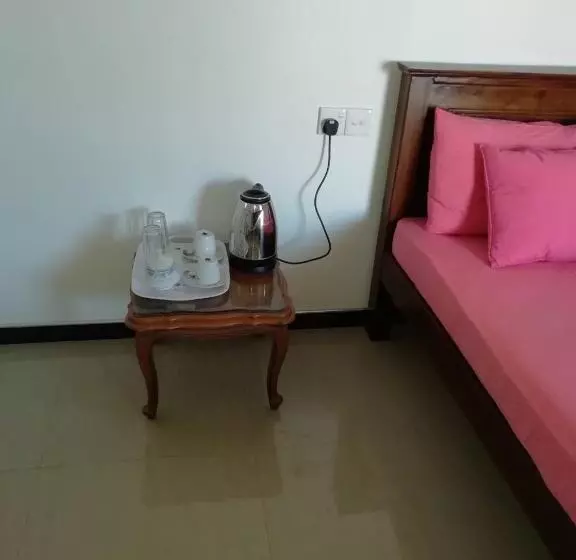 پانسیون Reshani Guest House