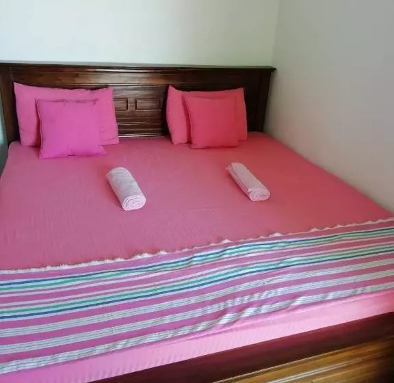 پانسیون Reshani Guest House