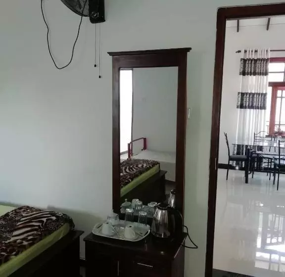 پانسیون Reshani Guest House