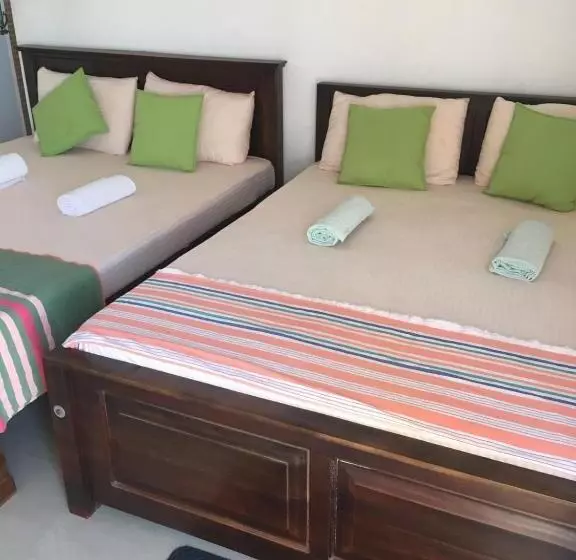 پانسیون Reshani Guest House