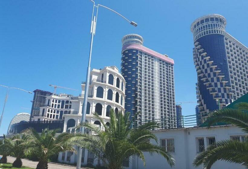 Aparthotel In Orbi Sea Towers