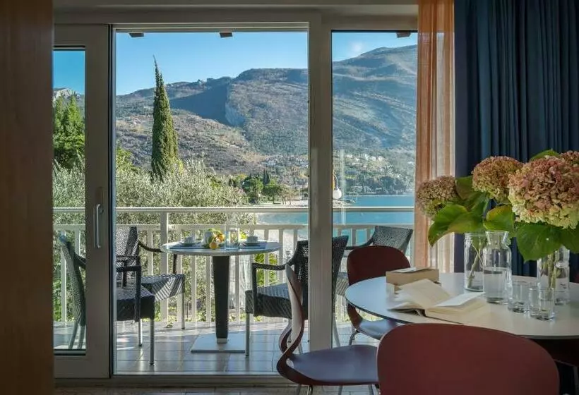 Casa Toblini Al Lago On The Beach