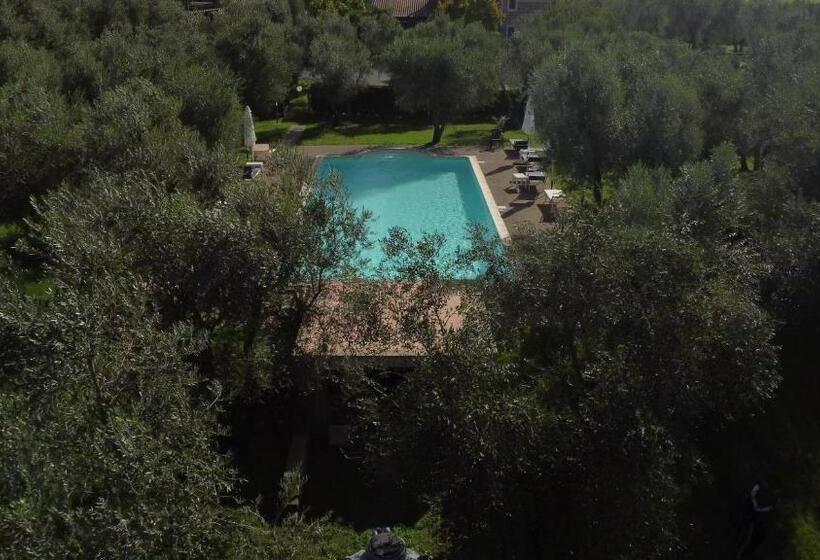 Отель Agriturismo I Due Casali