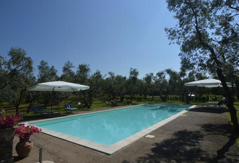 Отель Agriturismo I Due Casali