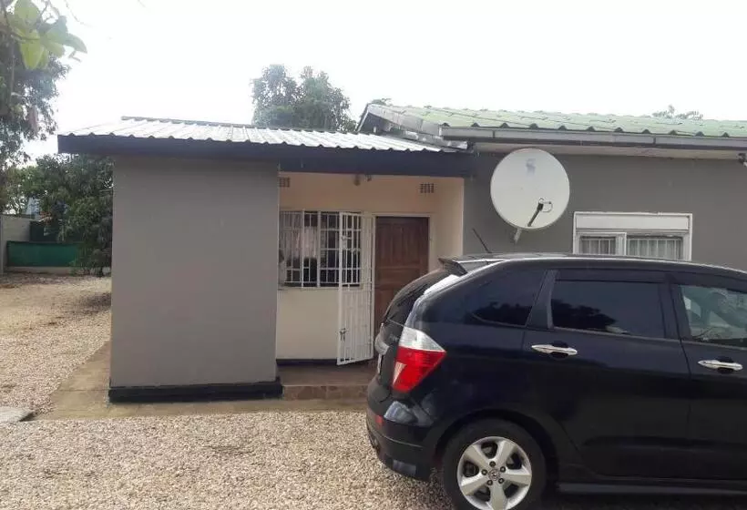 پانسیون Furnished Self Catering Bedsitter