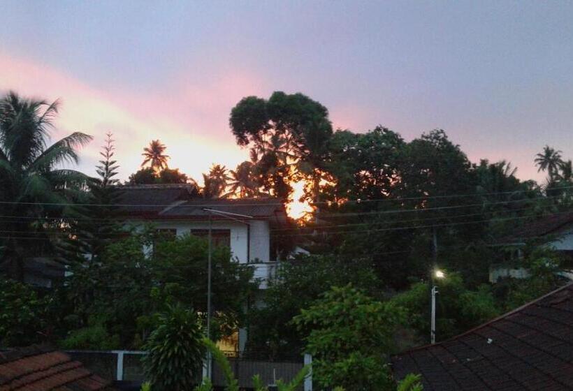 Пансион Kaween Homestay