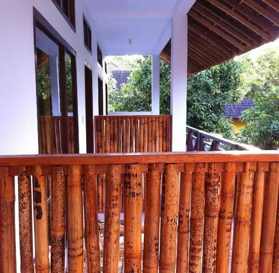 ペンション Lilypad Guest House