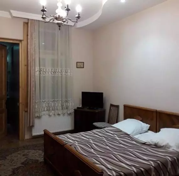 پانسیون Old House Rustaveli