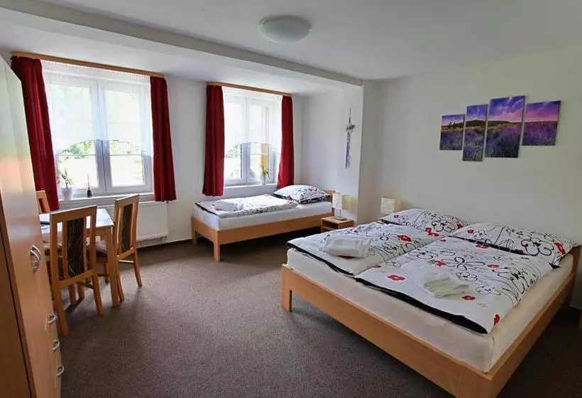 Majatalo Penzion Panorama Janovičky