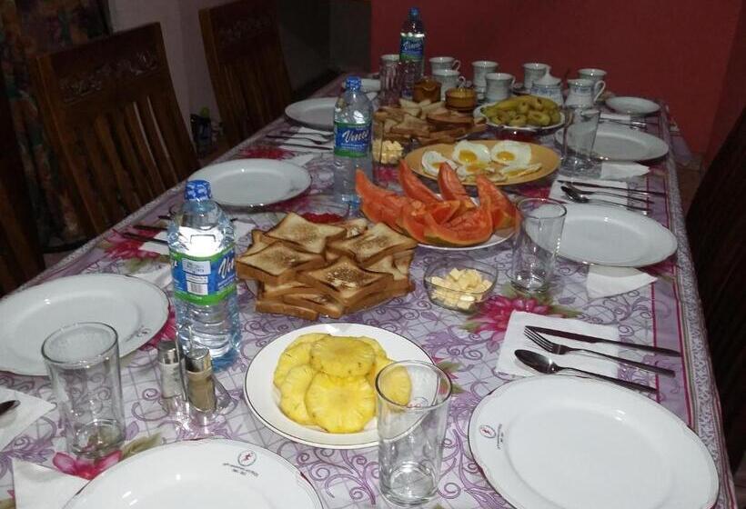 פנסיון Shani Residence Kandy