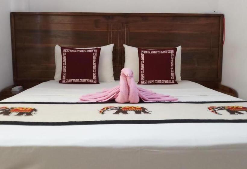 פנסיון Shani Residence Kandy