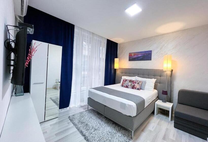 پانسیون Centar Forever