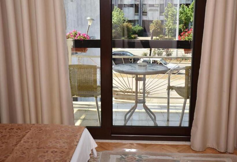 پانسیون Guest House Evropa