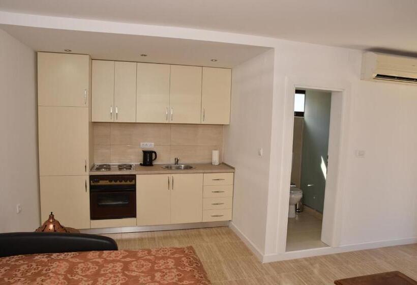 پانسیون Guest House Evropa