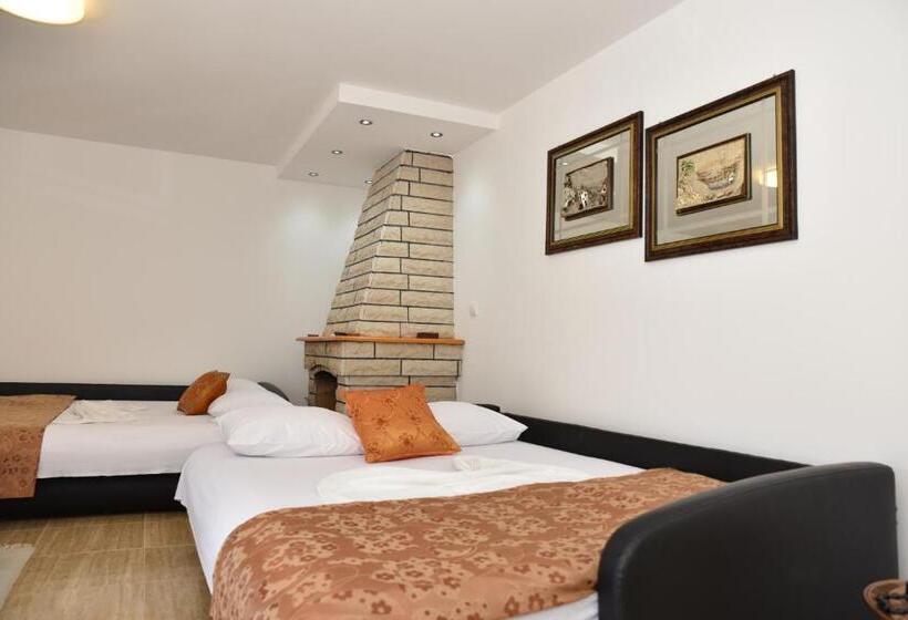 پانسیون Guest House Evropa