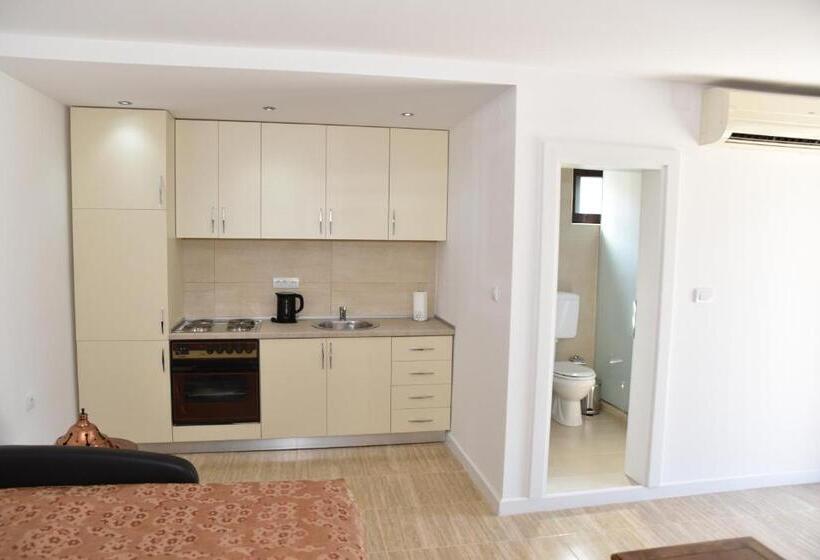 پانسیون Guest House Evropa