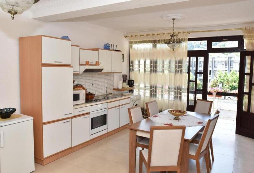 پانسیون Guest House Evropa