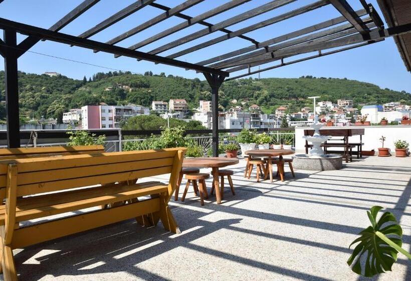 پانسیون Guest House Evropa