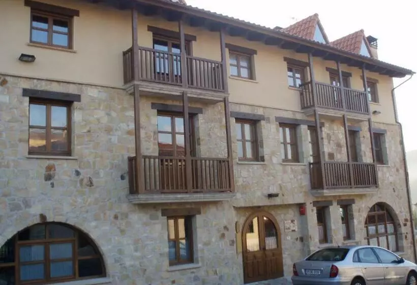 پانسیون La Casona De Navaleno