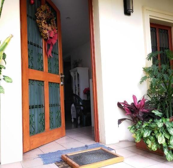 Пансион Posada De Los Angeles