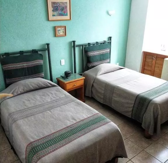 پانسیون Posada De Los Angeles