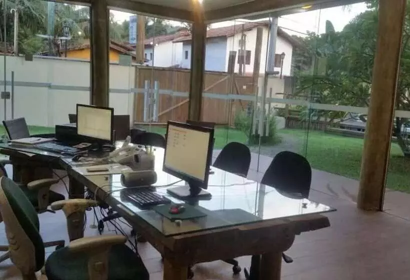 ペンション Beachcamp Maresias