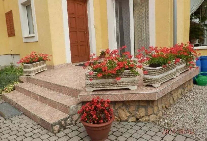 Majatalo Zsuzsanna Ház