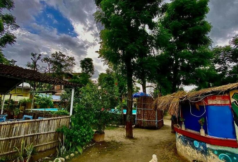 هاستل River Park Retreat