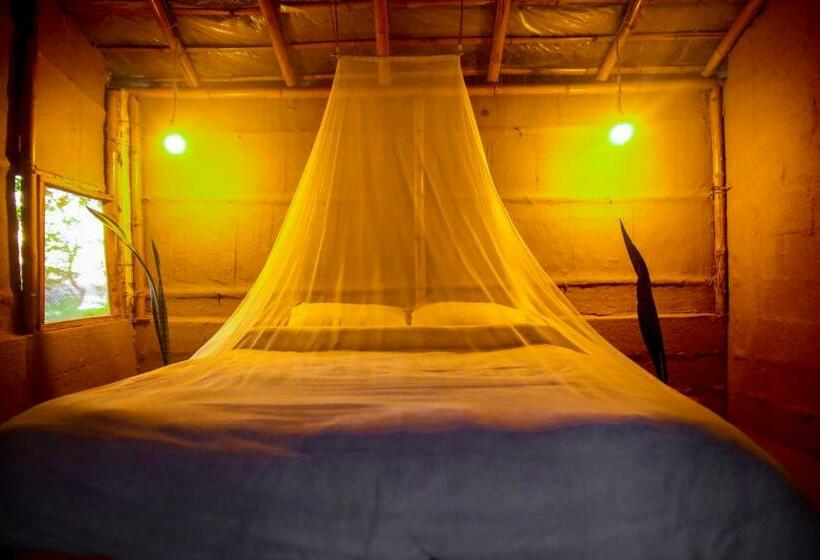 هاستل River Park Retreat