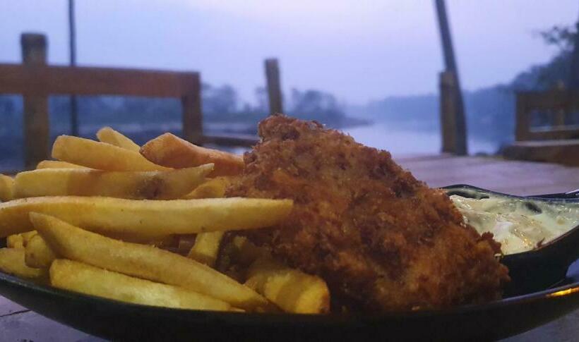 هاستل River Park Retreat