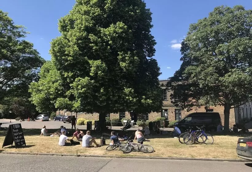 ユースホステル The Bull Inn