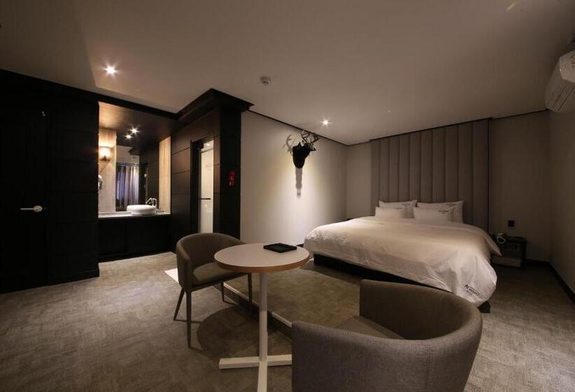 هتل Gupo Station Almond