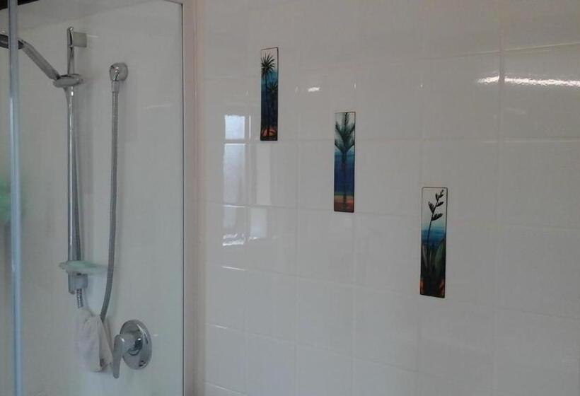 مبيت وإفطار Al And Rosies B+b