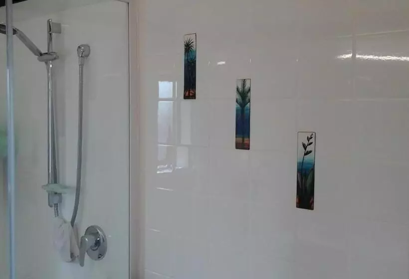 Aamiaismajoitus (B&B) Al And Rosies B+b