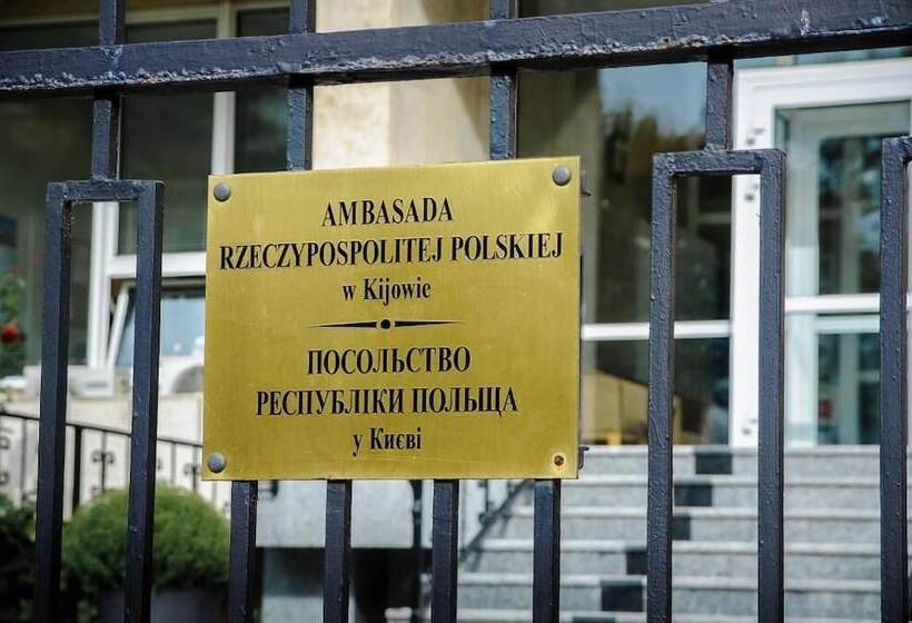 Golden Globus Hostel